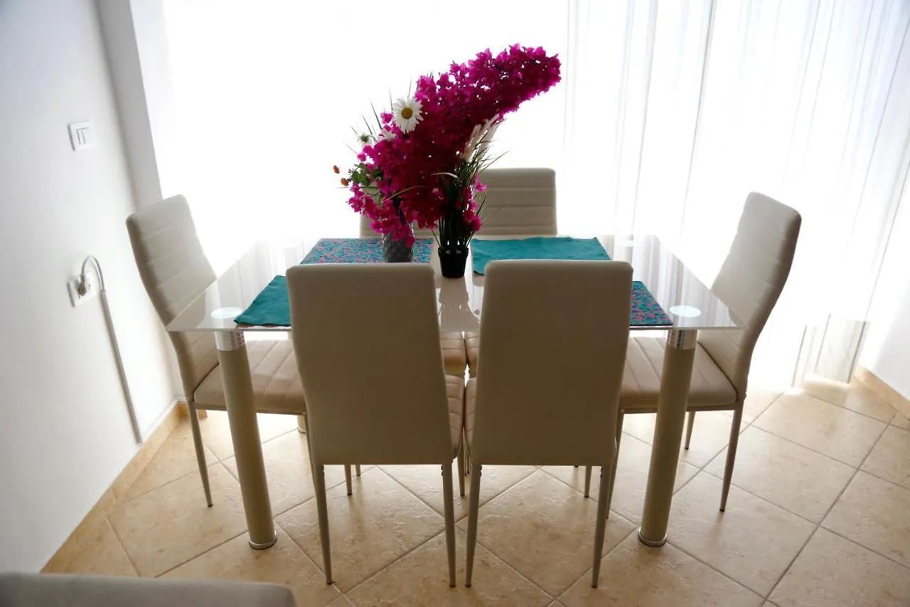 Sea La Vie Apartments Sarandë